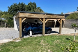 Carport accolé en bois